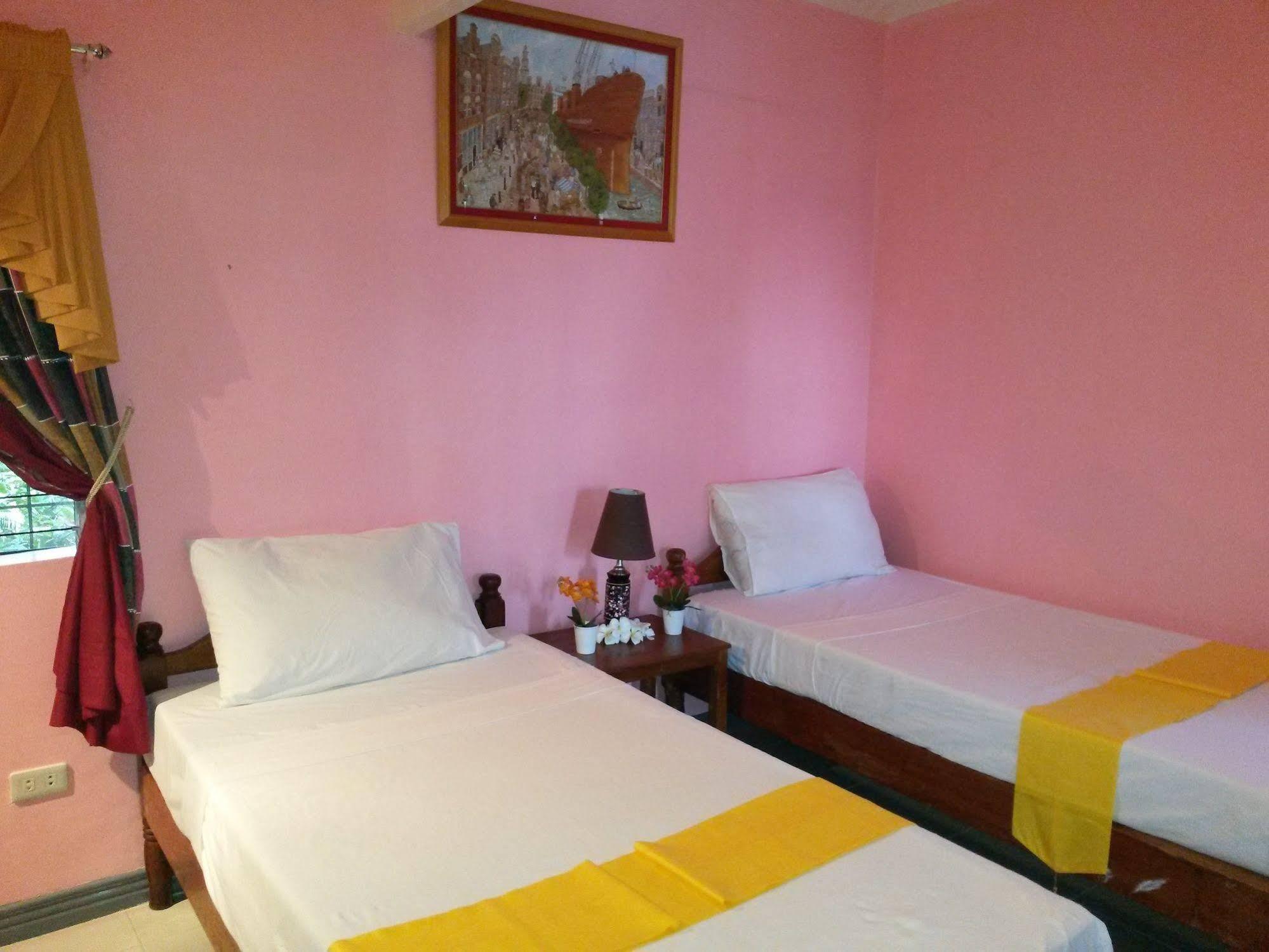 Reddoorz Premium @ Flower Beach Anda Анда Экстерьер фото
